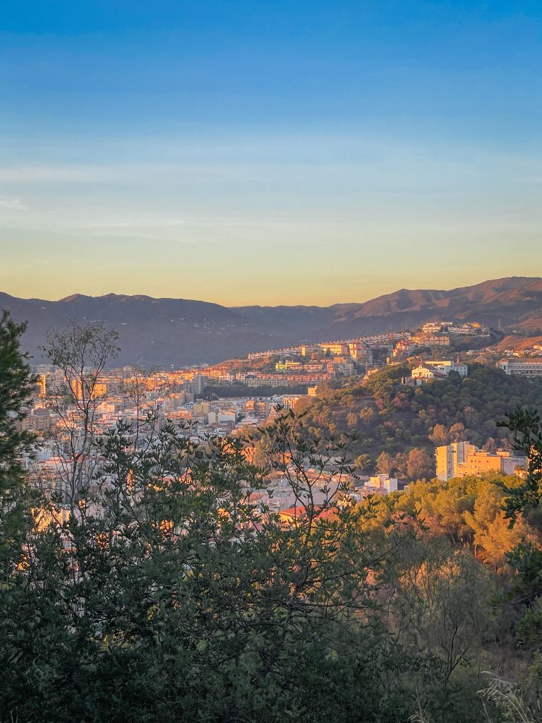 Malaga - widok na miasto z punktu widokowego Gibralfaro